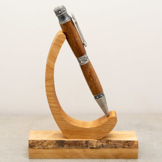 This Western Pen is filled with symbols of the American West. Symbols include a leather boot, horseshoes and stars. Includes a Parker Style refill.
